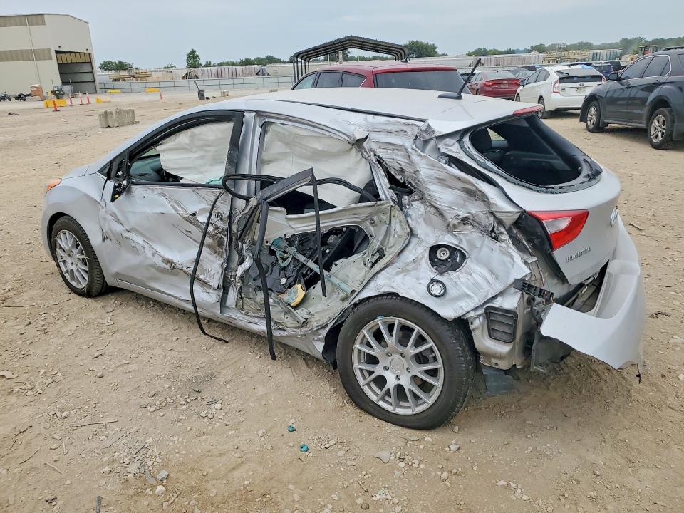 Продажа на аукционе авто 2017 Hyundai Elantra Gt, vin: KMHD35LH7HU350264, номер лота: 62296566
