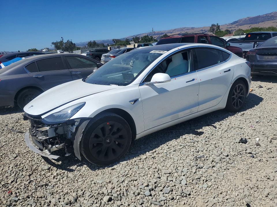 60239026 :رقم المزاد ، 5YJ3E1EA5LF613937 vin ، 2020 Tesla Model 3 مزاد بيع