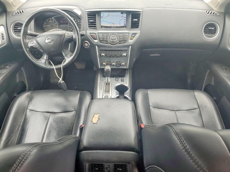 62442256 :رقم المزاد ، 5N1DR2MM4HC611915 vin ، 2017 Nissan Pathfinder مزاد بيع