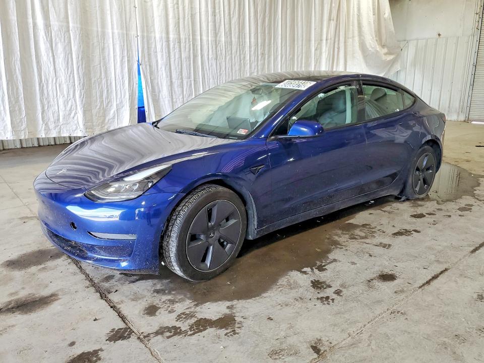 60488476 :رقم المزاد ، 5YJ3E1EAXNF370709 vin ، 2022 Tesla Model 3 مزاد بيع