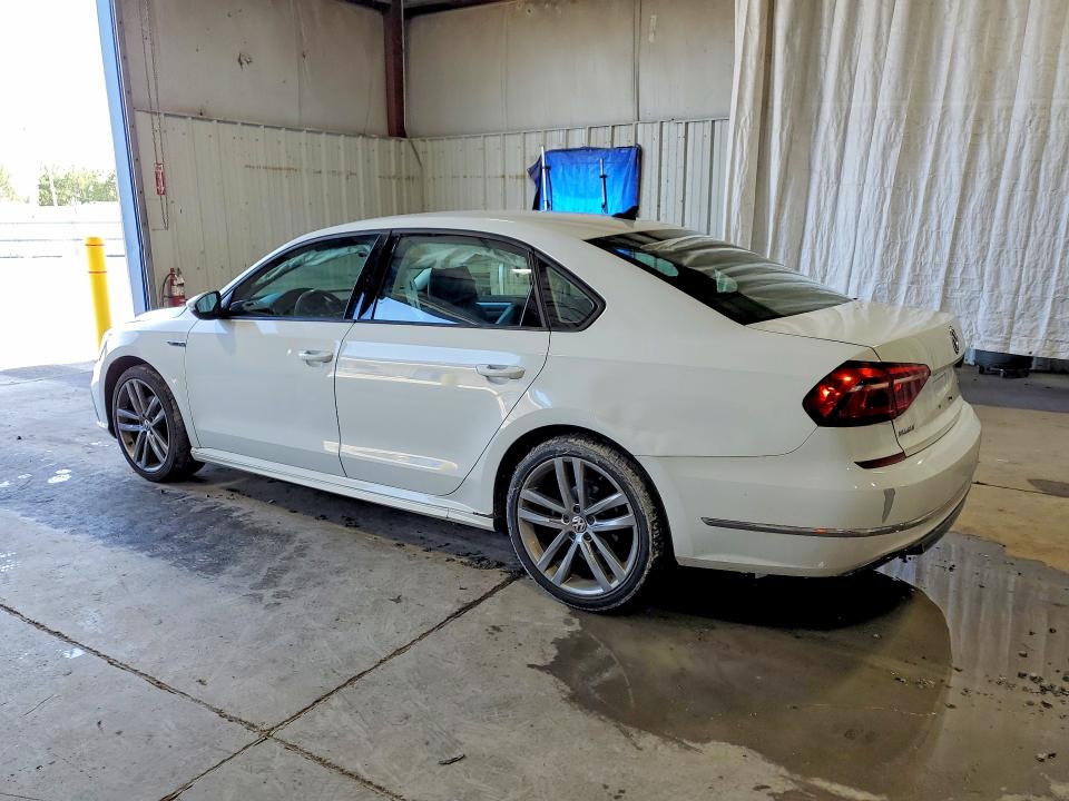 61577186 :رقم المزاد ، 1VWAA7A33JC006603 vin ، 2018 Volkswagen Passat مزاد بيع