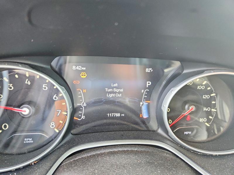 59870246 :رقم المزاد ، 3C4NJDBB5JT483899 vin ، 2018 Jeep Compass مزاد بيع