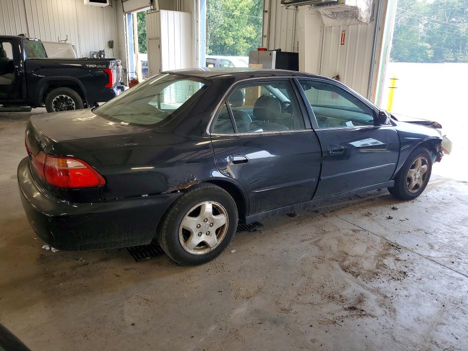 60804726 :رقم المزاد ، 1HGCG1652YA097422 vin ، 2000 Honda Accord مزاد بيع