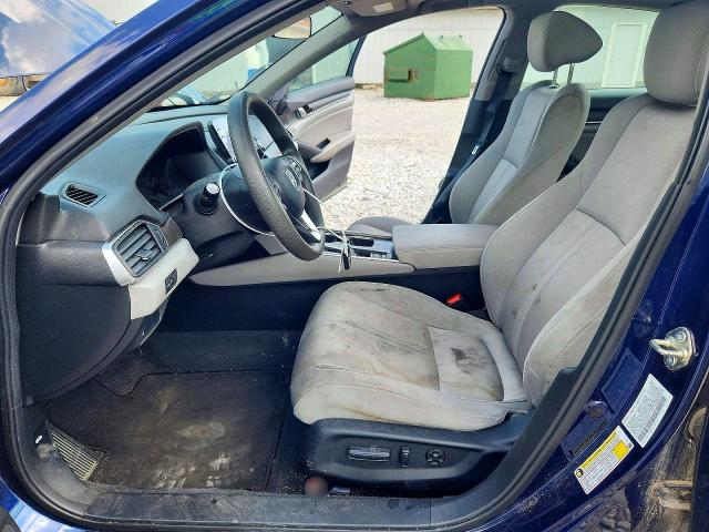 61114456 :رقم المزاد ، 1HGCV1F45JA146051 vin ، 2018 Honda Accord مزاد بيع