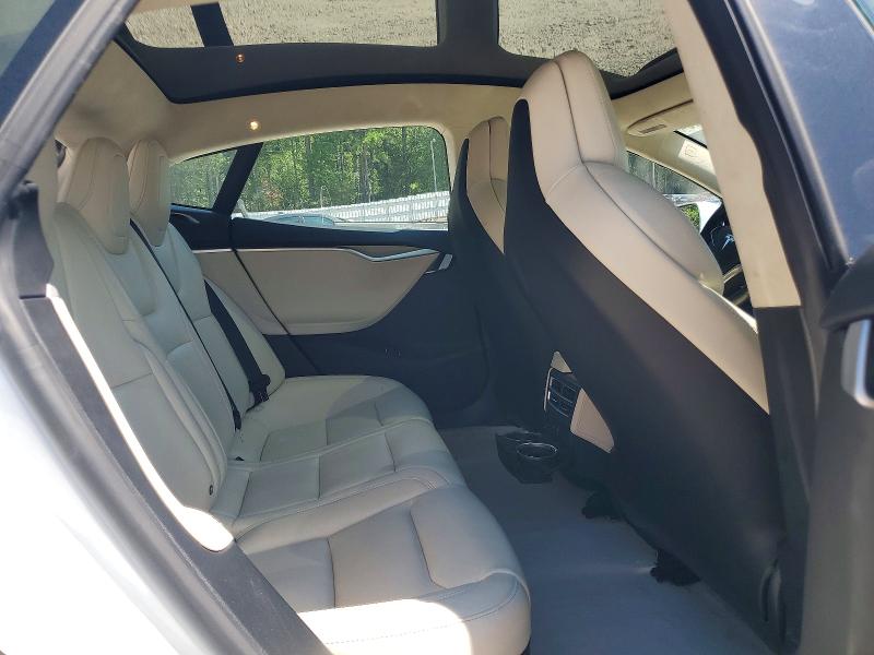 63232426 :رقم المزاد ، 5YJSA1E24JF252407 vin ، 2018 Tesla Model S مزاد بيع