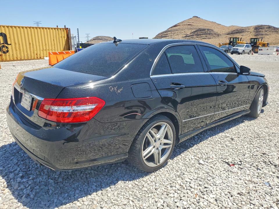 61180546 :رقم المزاد ، WDDHF5GBXBA417442 vin ، 2011 Mercedes-benz E مزاد بيع