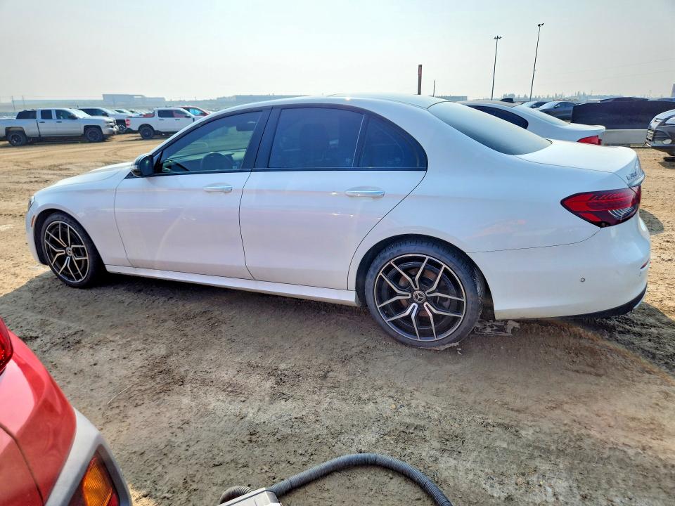 61610686 :رقم المزاد ، W1KZF8EB8NB071589 vin ، 2022 Mercedes-benz E مزاد بيع