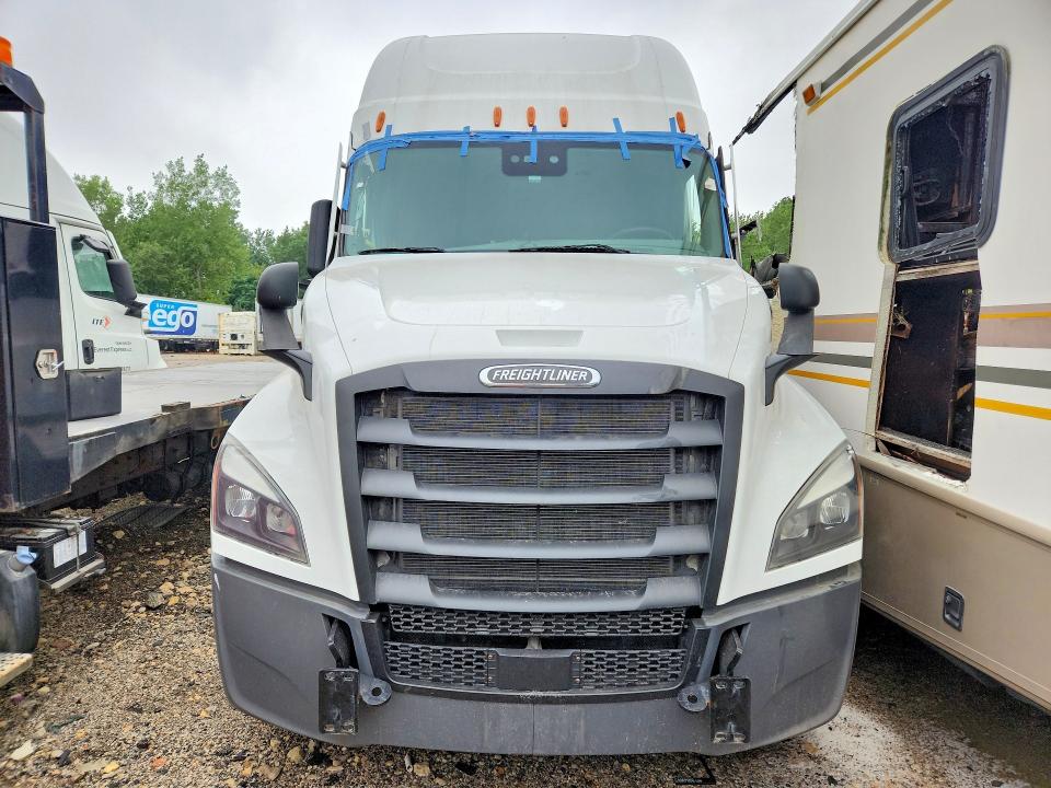 2024 Freightliner Cascadia 126 მანქანა იყიდება აუქციონზე, vin: 3AKJHHDR2RSVA7510, აუქციონის ნომერი: 61892406