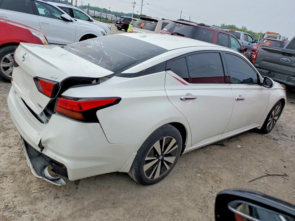 61511726 :رقم المزاد ، 1N4BL4DW4KN311867 vin ، 2019 Nissan Altima مزاد بيع