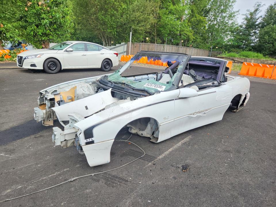 62678556 :رقم المزاد ، 2G1FP32GXW2149484 vin ، 1998 Chevrolet Camaro مزاد بيع