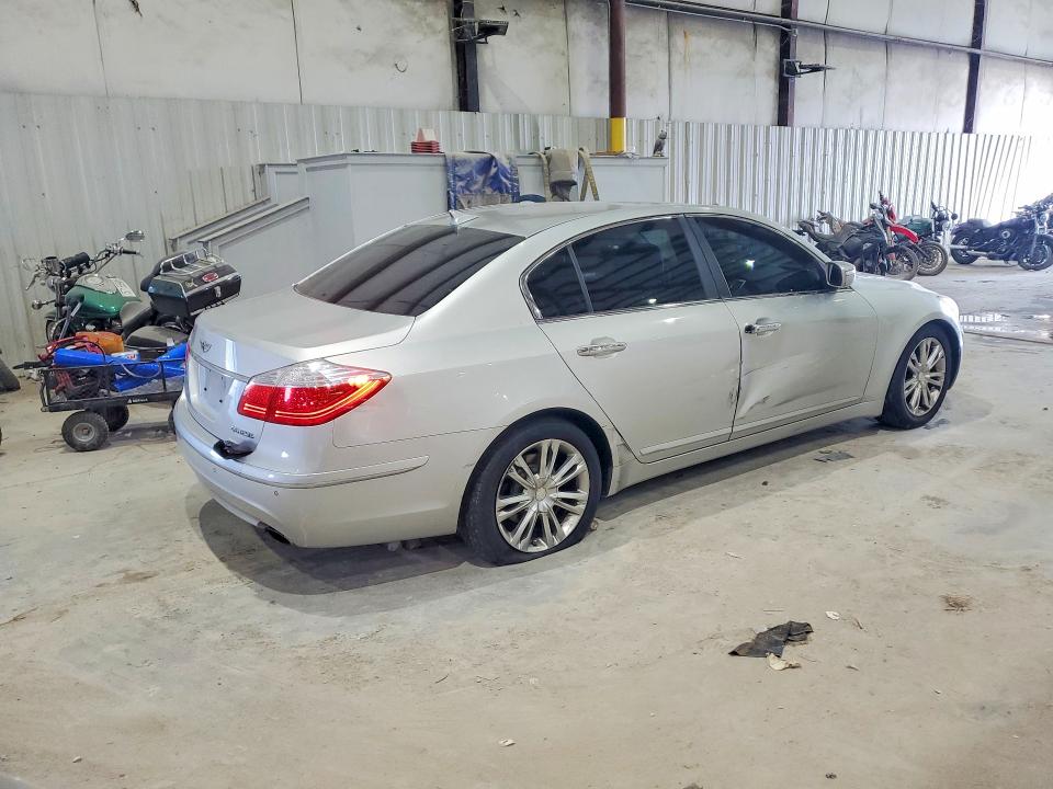 61315306 :رقم المزاد ، KMHGC4DE8AU093987 vin ، 2010 Hyundai Genesis مزاد بيع