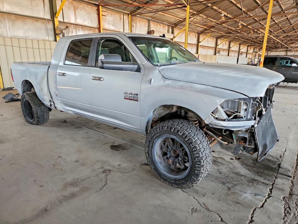 61485316 :رقم المزاد ، 3C6UR5ML1JG333840 vin ، 2018 Ram 2500 مزاد بيع