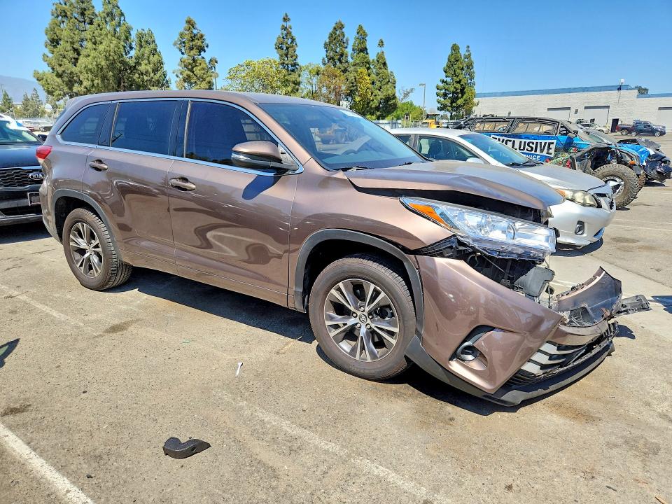 Aukcja sprzedaży 2018 Toyota Highlander, vin: 5TDZZRFH1JS244527, numer aukcji: 63174696