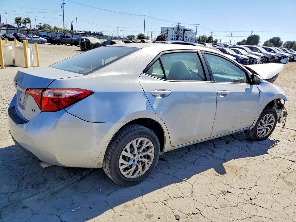 59395026 :رقم المزاد ، 5YFBURHE6HP686726 vin ، 2017 Toyota Corolla مزاد بيع
