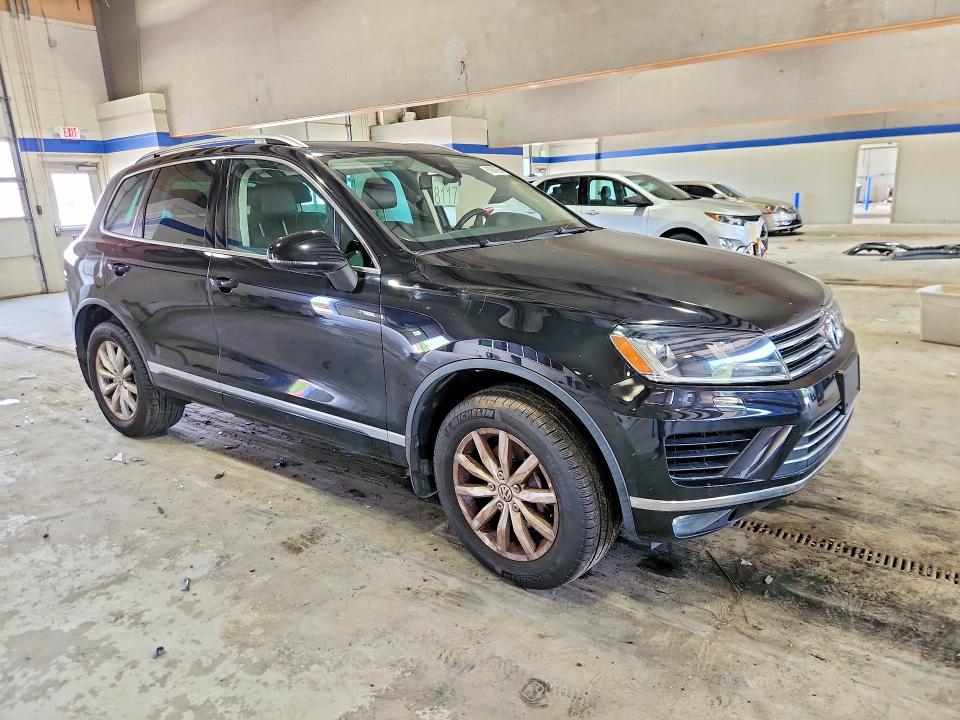 60840256 :رقم المزاد ، WVGEF9BP3GD012239 vin ، 2016 Volkswagen Touareg مزاد بيع