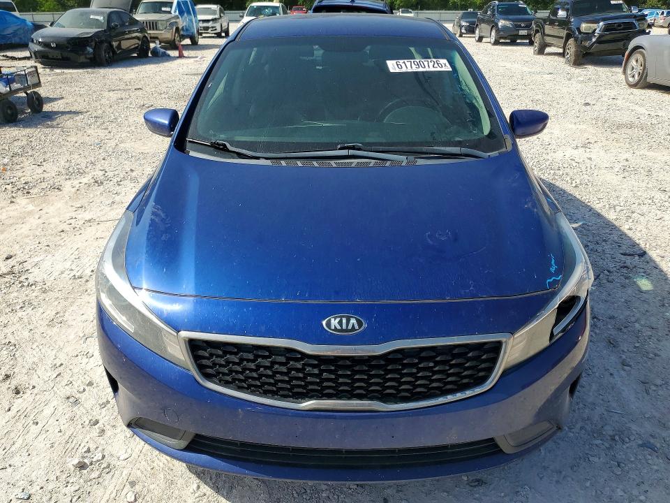 61790726 :رقم المزاد ، 3KPFL4A76HE138570 vin ، 2017 Kia Forte مزاد بيع