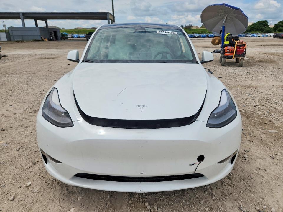 2024 Tesla Model Y მანქანა იყიდება აუქციონზე, vin: 7SAYGDEF9RF040825, აუქციონის ნომერი: 63289086