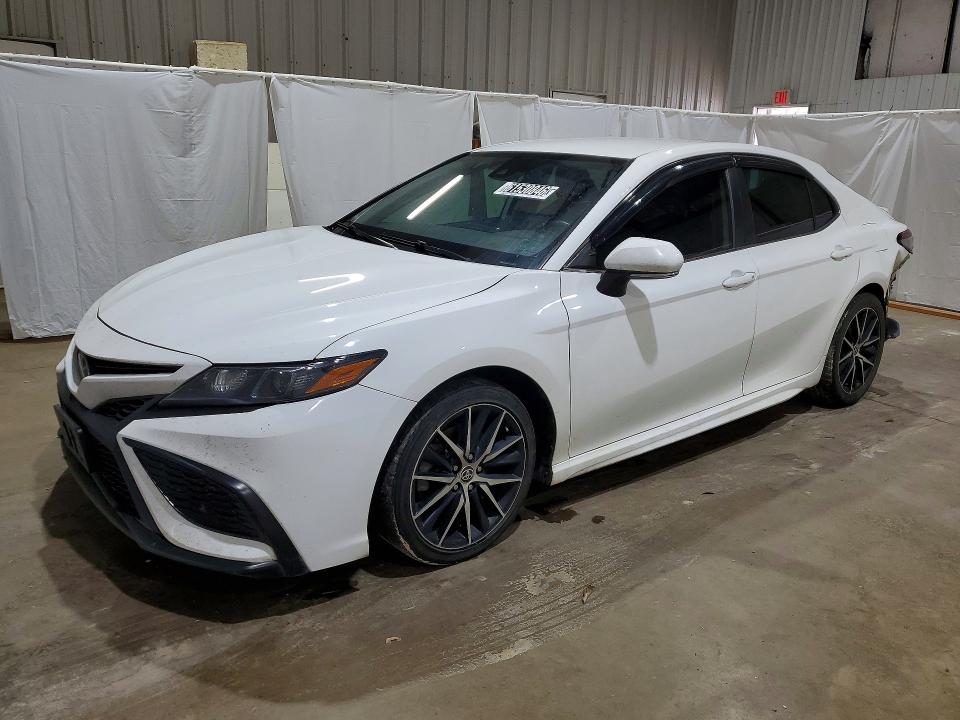 2022 Toyota Camry მანქანა იყიდება აუქციონზე, vin: 4T1G11BK2NU050720, აუქციონის ნომერი: 61530846