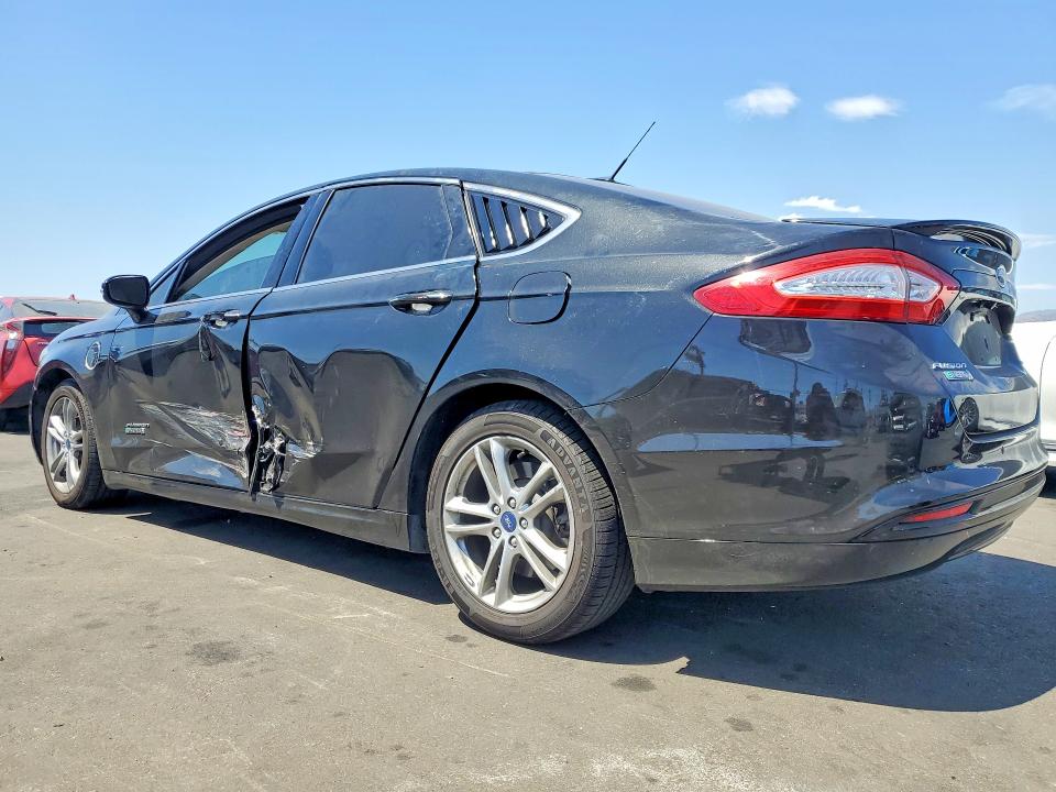 61706546 :رقم المزاد ، 3FA6P0SU0FR281429 vin ، 2015 Ford Fusion مزاد بيع