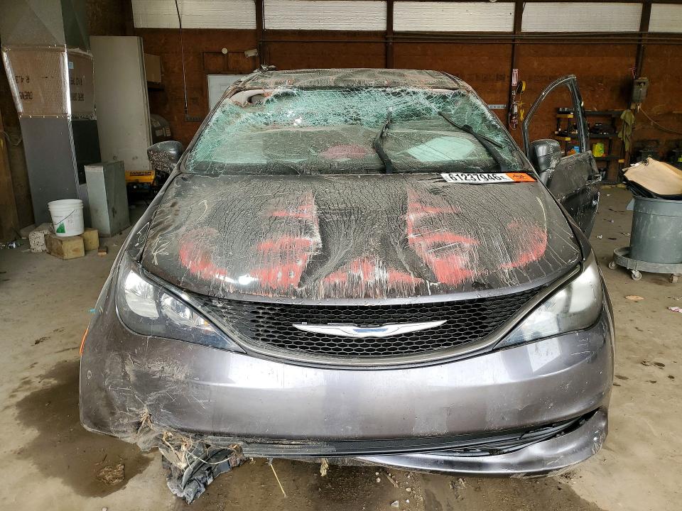 61237946 :رقم المزاد ، 2C4RC1DGXHR835990 vin ، 2017 Chrysler Pacifica مزاد بيع