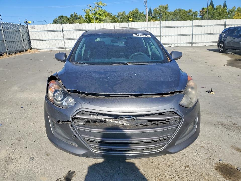 60228986 :رقم المزاد ، KMHD35LH7HU374466 vin ، 2017 Hyundai Elantra Gt مزاد بيع