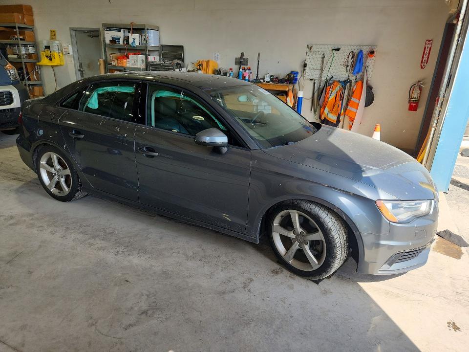 59810956 :رقم المزاد ، WAUACGFF8F1004393 vin ، 2015 Audi A3 مزاد بيع