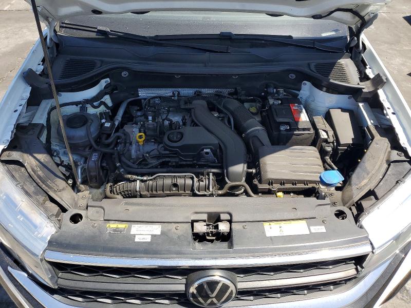 61410496 :رقم المزاد ، 3VVLX7B24NM058408 vin ، 2022 Volkswagen Taos مزاد بيع