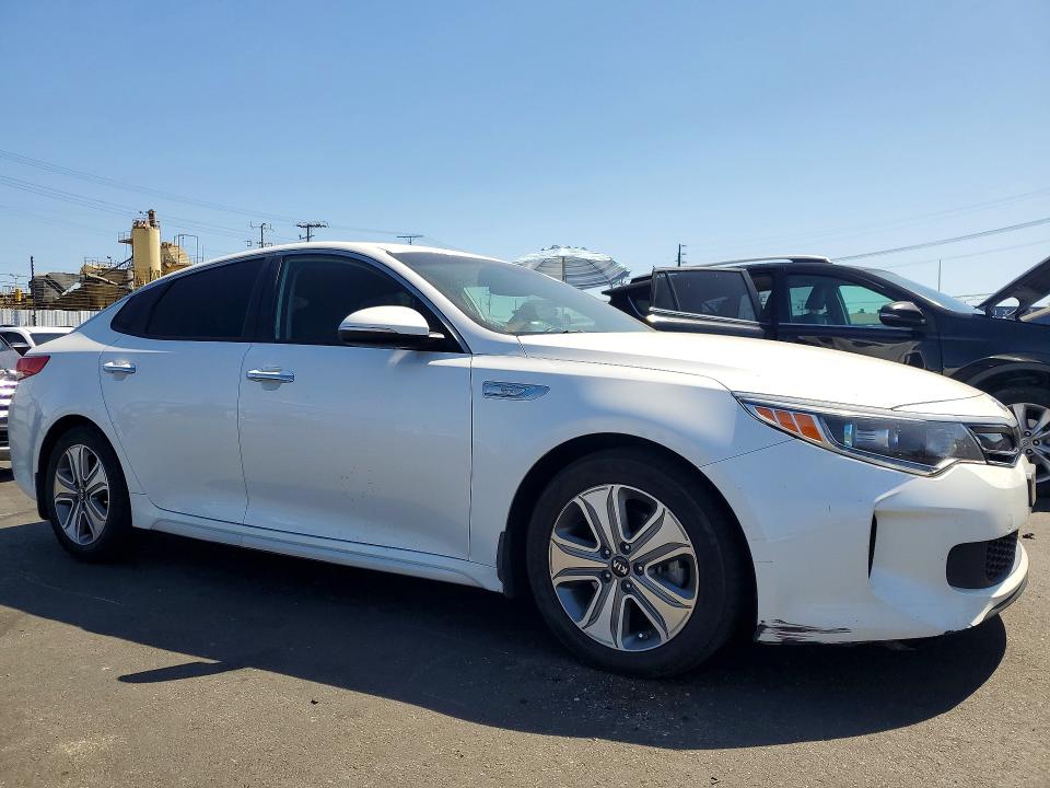 2017 Kia Optima Hybrid მანქანა იყიდება აუქციონზე, vin: KNAGU4LE5H5014845, აუქციონის ნომერი: 63369356