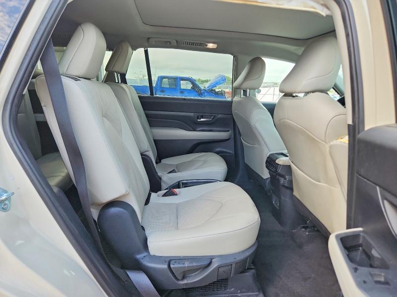 Продажа на аукционе авто 2024 Toyota Grand Highlander Hybrid, vin: 5TDACAB50RS014095, номер лота: 60145846
