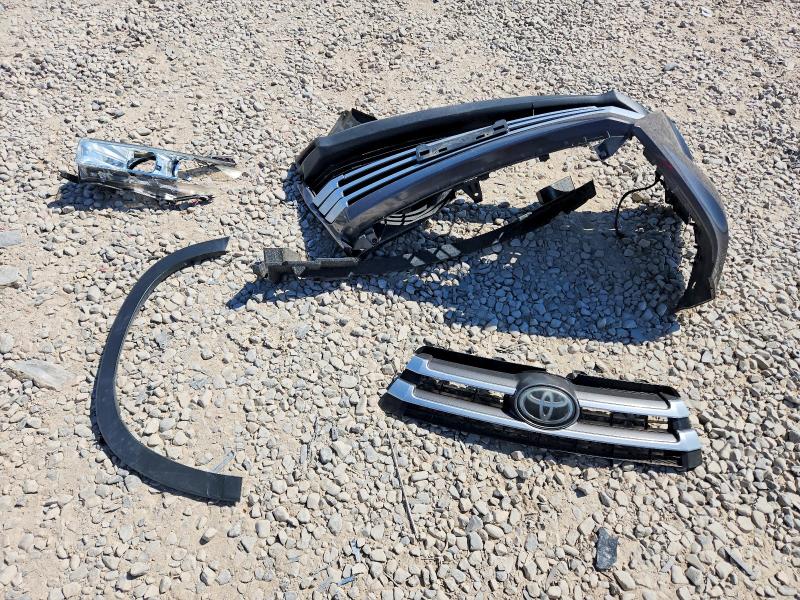 2018 Toyota Highlander მანქანა იყიდება აუქციონზე, vin: 5TDBZRFH3JS499343, აუქციონის ნომერი: 61959046