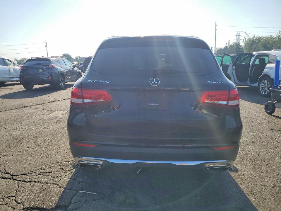 61998516 :رقم المزاد ، WDC0G4KB0HF253212 vin ، 2017 Mercedes-benz Glc مزاد بيع