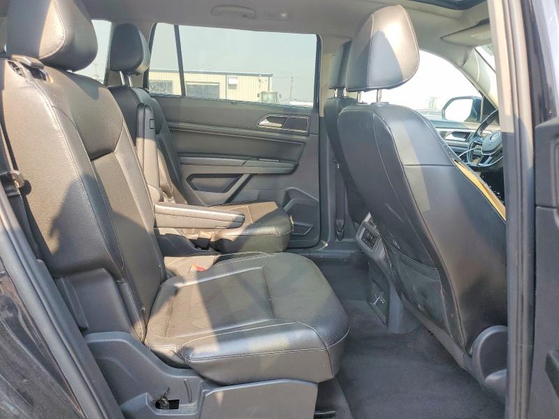 60808636 :رقم المزاد ، 1V2MR2CA6JC566783 vin ، 2018 Volkswagen Atlas مزاد بيع