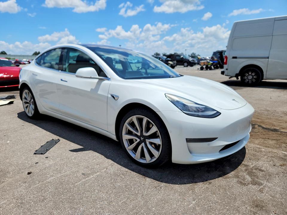 Продаж на аукціоні авто 2018 Tesla Model 3, vin: 5YJ3E1EA9JF154604, номер лоту: 61755596