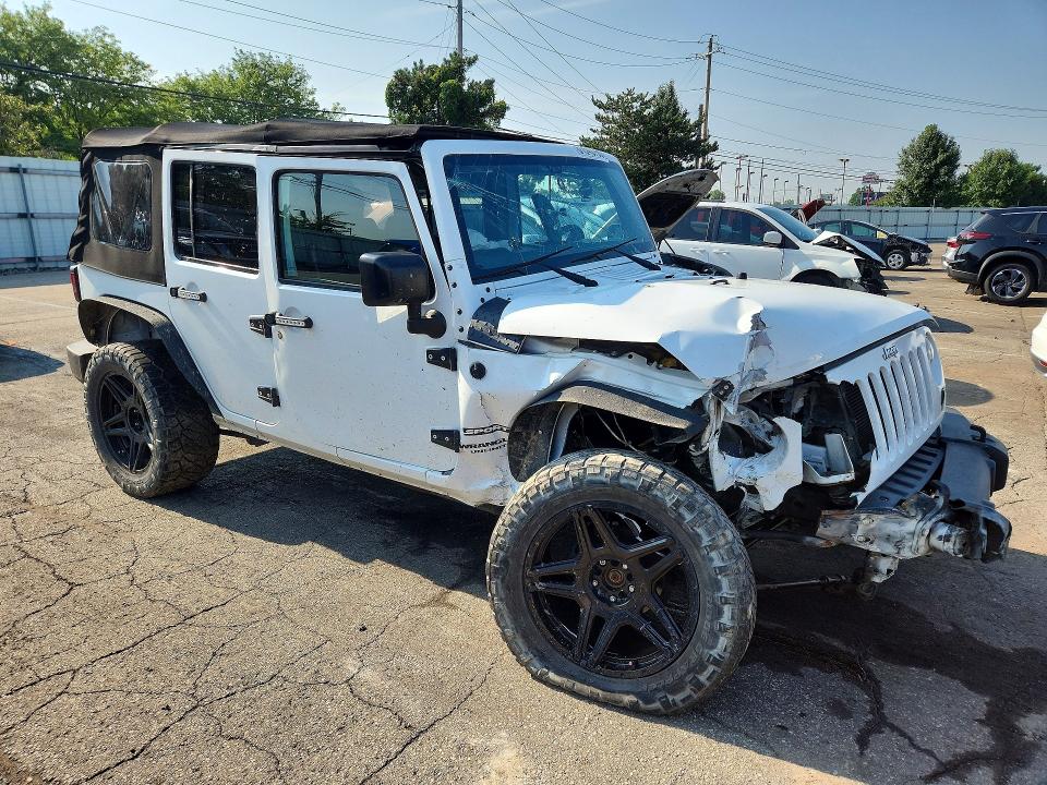 61643796 :رقم المزاد ، 1C4BJWDG4HL561196 vin ، 2017 Jeep Wrangler Unlimited مزاد بيع