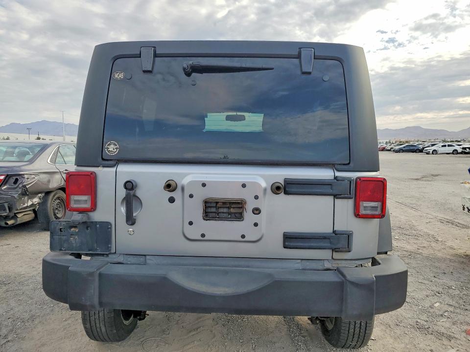 60877906 :رقم المزاد ، 1C4BJWFG7DL588156 vin ، 2013 Jeep Wrangler Unlimited مزاد بيع