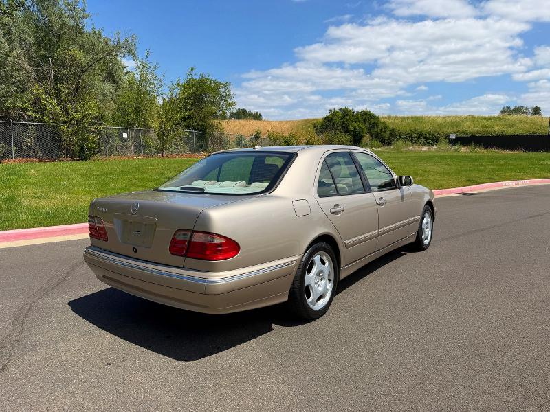2000 Mercedes-benz E მანქანა იყიდება აუქციონზე, vin: WDBJF70J7YB018627, აუქციონის ნომერი: 61616056