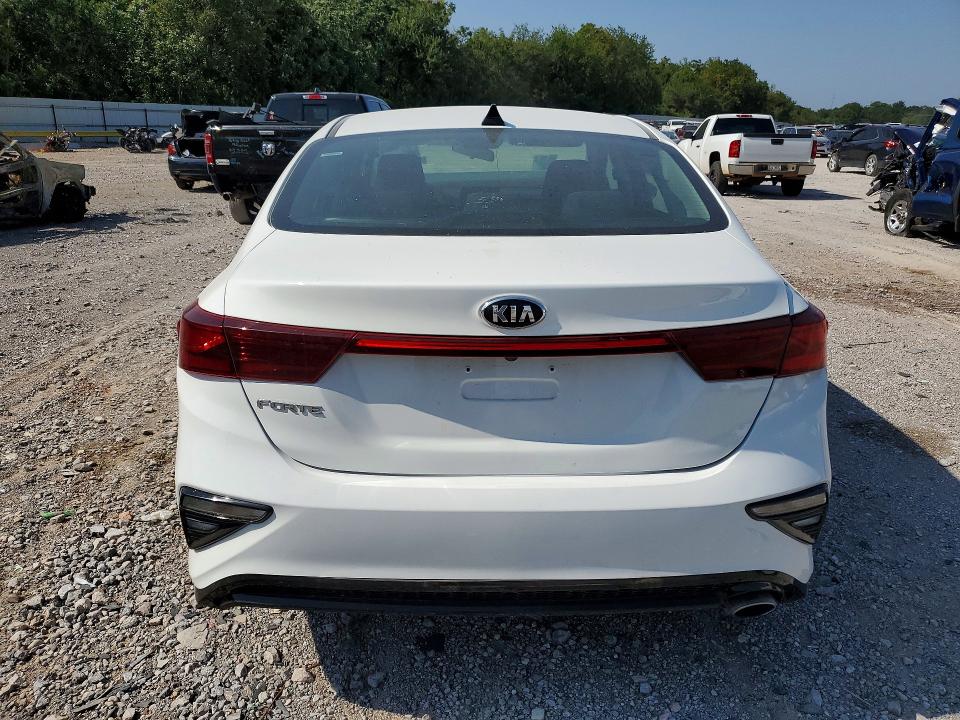 61812916 :رقم المزاد ، 3KPF24AD2ME327400 vin ، 2021 Kia Forte مزاد بيع