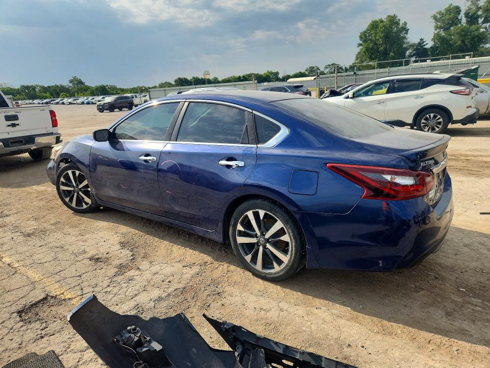 Продажа на аукционе авто 2017 Nissan Altima, vin: 1N4AL3AP8HC495377, номер лота: 60439976