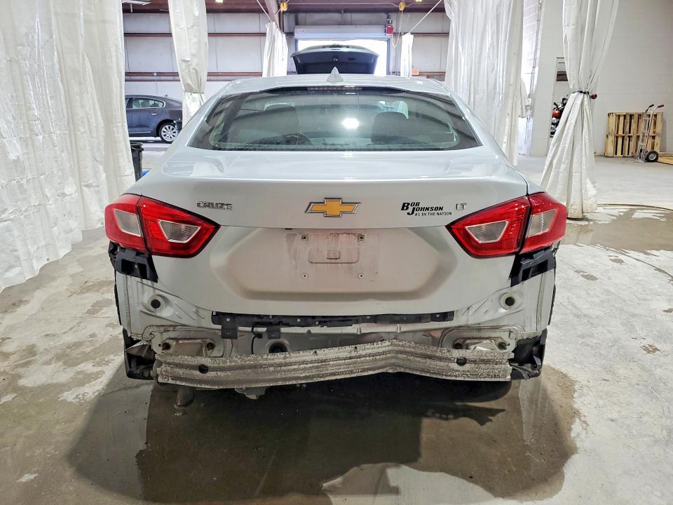 2018 Chevrolet Cruze მანქანა იყიდება აუქციონზე, vin: 1G1BE5SMXJ7226703, აუქციონის ნომერი: 59629426