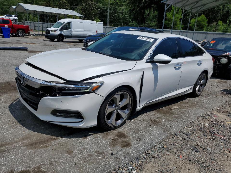 Продажа на аукционе авто 2018 Honda Accord, vin: 1HGCV1F9XJA144162, номер лота: 61469956