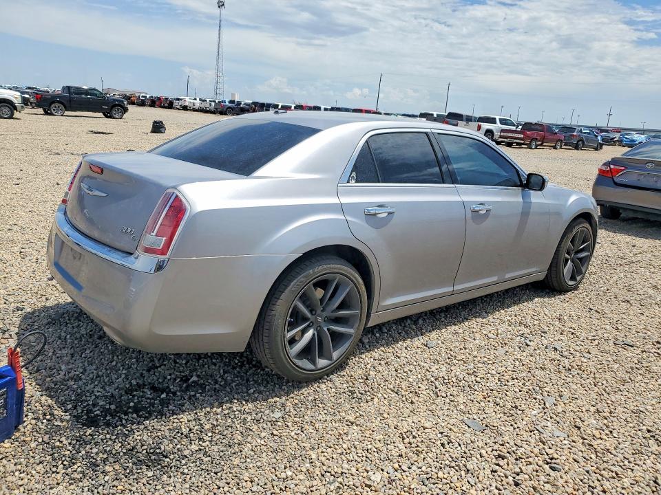 63301486 :رقم المزاد ، 2C3CCAET2DH650435 vin ، 2013 Chrysler 300c مزاد بيع