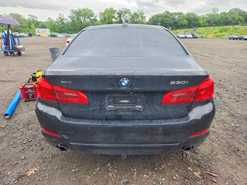 60693096 :رقم المزاد ، WBAJA7C51JWA72440 vin ، 2018 Bmw 530 مزاد بيع