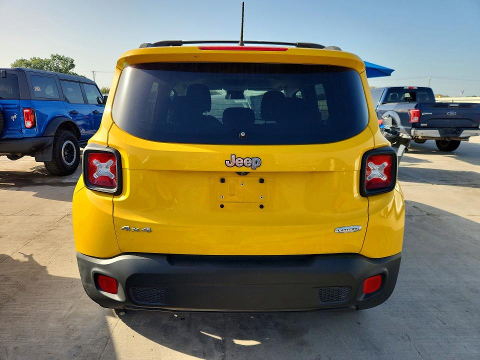 2015 Jeep Renegade მანქანა იყიდება აუქციონზე, vin: ZACCJBBT5FPC33128, აუქციონის ნომერი: 61612756