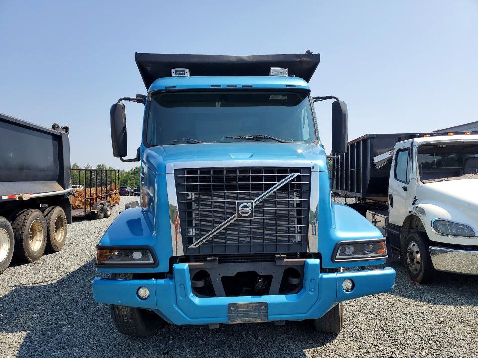 Продаж на аукціоні авто 2002 Volvo Vhd, vin: 4V5K99UF32N310912, номер лоту: 61794946