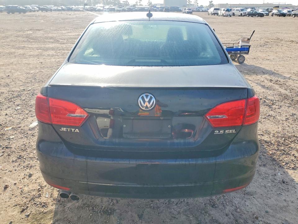 62564546 :رقم المزاد ، 3VWLX7AJ3DM447088 vin ، 2013 Volkswagen Jetta مزاد بيع