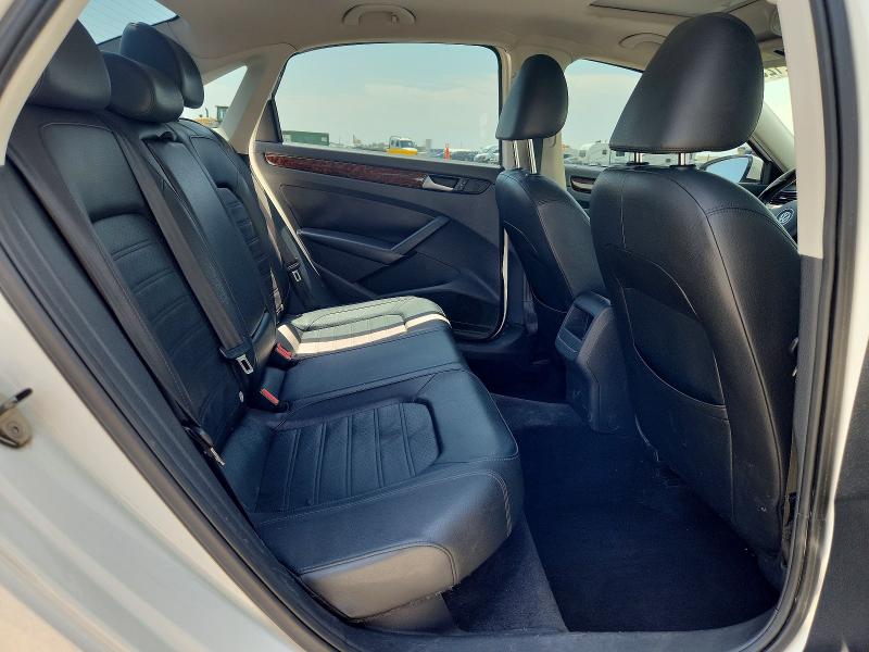 63421256 :رقم المزاد ، 1VWCH7A31CC059856 vin ، 2012 Volkswagen Passat مزاد بيع