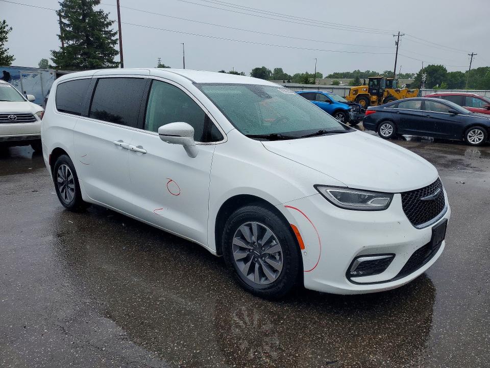 62305436 :رقم المزاد ، 2C4RC1L72NR121638 vin ، 2022 Chrysler Pacifica مزاد بيع
