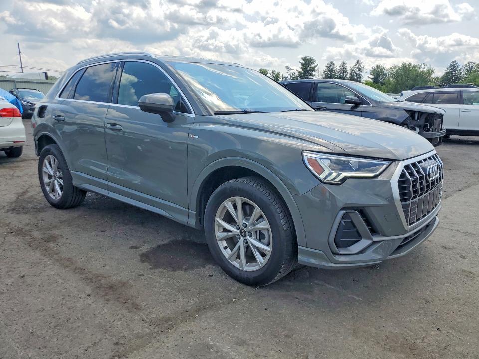 85621155 :رقم المزاد ، WA1DECF39S1033544 vin ، 2025 Audi Q3 مزاد بيع