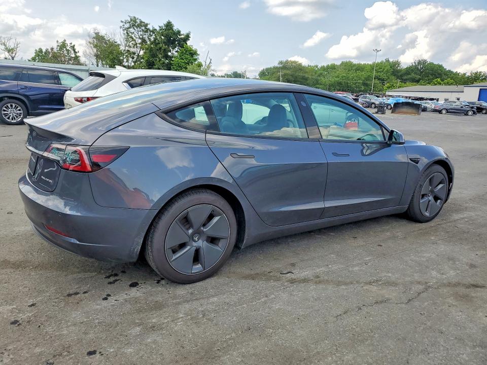 61192216 :رقم المزاد ، 5YJ3E1EB5NF253323 vin ، 2022 Tesla Model 3 مزاد بيع