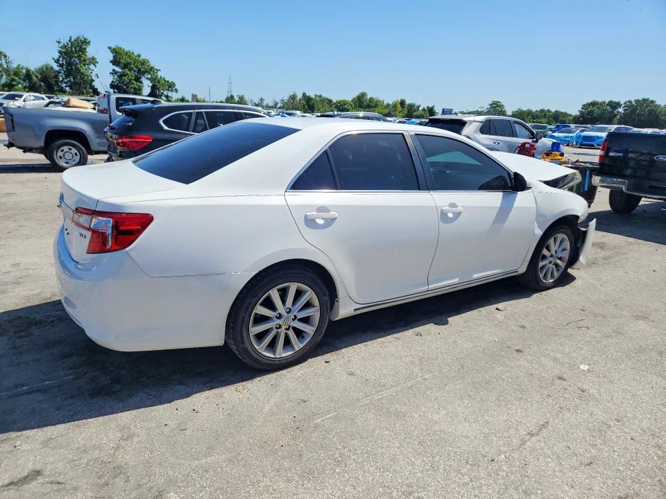 2014 Toyota Camry მანქანა იყიდება აუქციონზე, vin: 4T1BF1FKXEU761099, აუქციონის ნომერი: 61240356